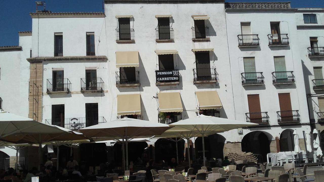 Pension Carretero Caces Esterno foto