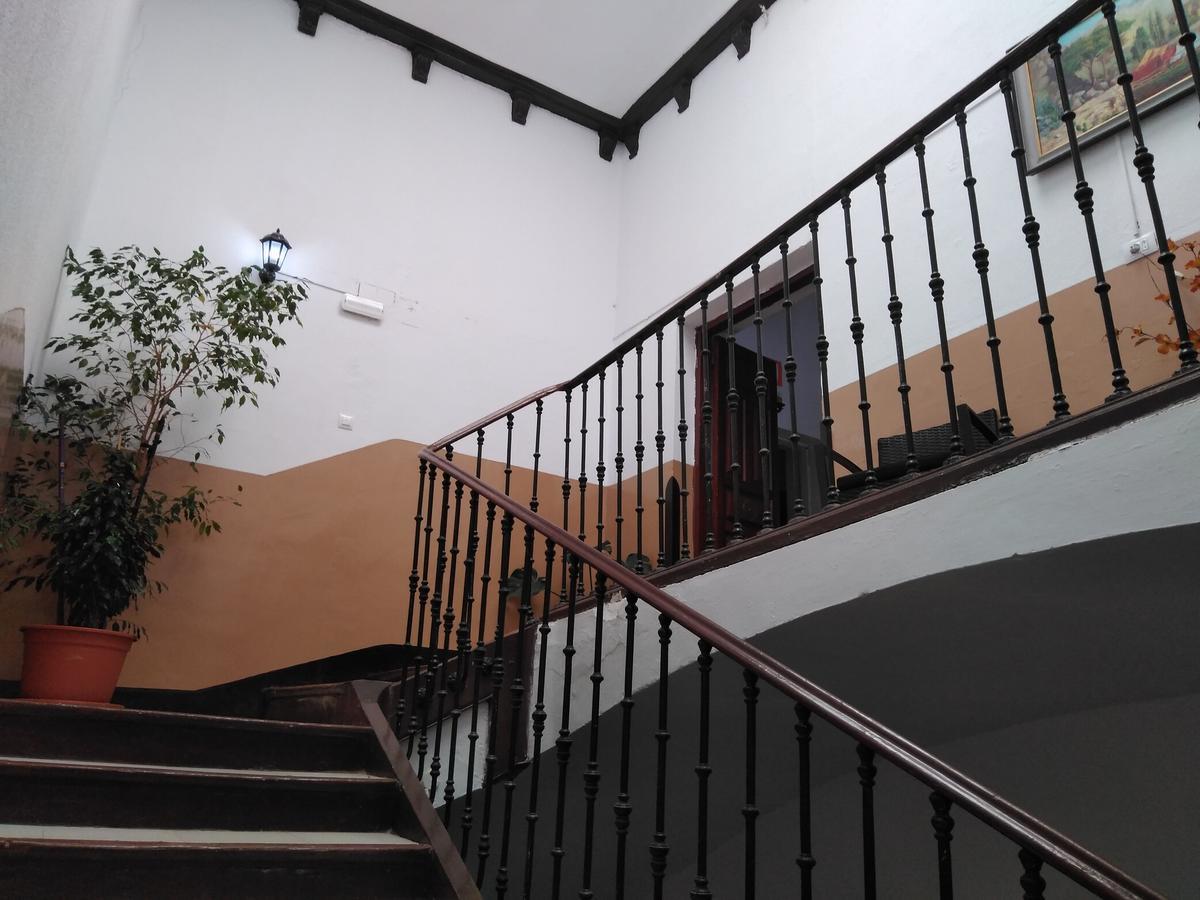 Pension Carretero Caces Esterno foto